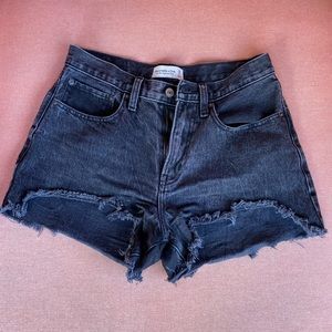 Abercrombie mid rise boyfriend shorts-size 26 curve love